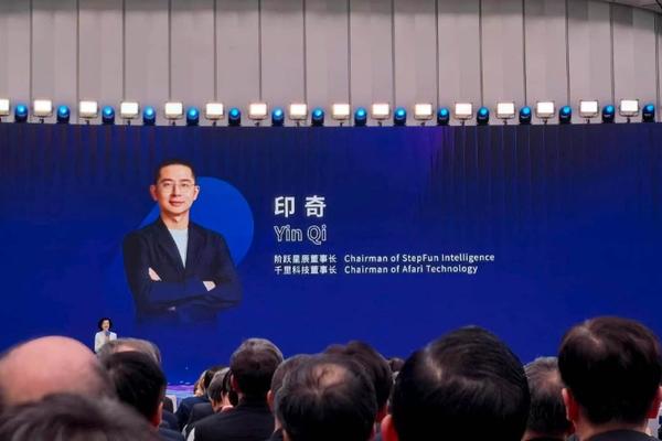 深度解析全球热门电竞赛事动态 - 竞联